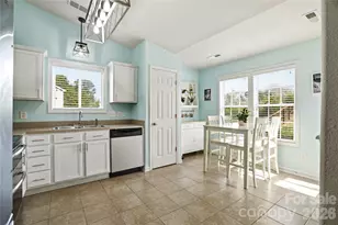 6714 Wicked Oak Ln, Charlotte, NC 28216 - Photo 13