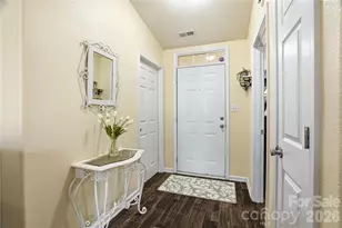 6714 Wicked Oak Ln, Charlotte, NC 28216 - Photo 3