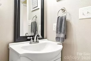 6714 Wicked Oak Ln, Charlotte, NC 28216 - Photo 23