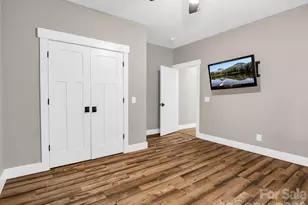 38 Scenic View Dr, Hendersonville, NC 28792 - Photo 25