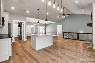 38 Scenic View Dr, Hendersonville, NC 28792 - Photo 5