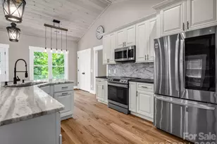 38 Scenic View Dr, Hendersonville, NC 28792 - Photo 13