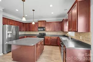 5912 Lindley Crescent Dr, Indian Trail, NC 28079 - Photo 9