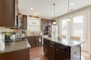 7121 Toxaway Ln, Charlotte, NC 28269 - Photo 7