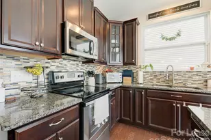 7121 Toxaway Ln, Charlotte, NC 28269 - Photo 11