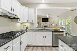 2732 Providence Spring Ln, Charlotte, NC 28270 - Photo 15