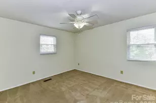 916 Lakewood Dr, Matthews, NC 28104 - Photo 25