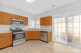 2823 Summergrove Ct, Matthews, NC 28105 - Photo 11