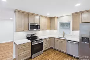 4012 Belshire Ln, Charlotte, NC 28205 - Photo 5