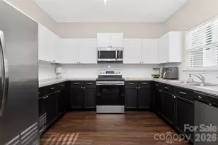 530 Doughton Ln, Charlotte, NC 28217 - Photo 11