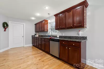 1158 Waterford Drive, Hickory, NC 28602 - Photo 7