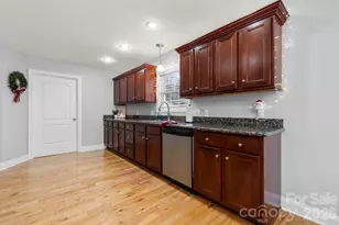 1158 Waterford Dr, Hickory, NC 28602 - Photo 7