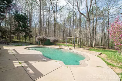 2725 Lakeview Circle, Matthews, NC 28105 - Photo 7