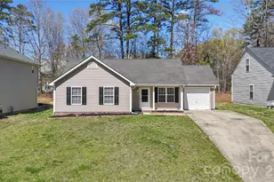 11434 Northwoods Forest Dr, Charlotte, NC 28214 - Photo 3