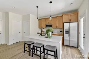 655 Stillgreen Ln, Charlotte, NC 28214 - Photo 7