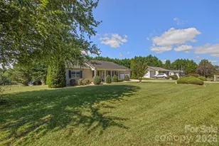 1254 Heritage Farm Rd, Hickory, NC 28601 - Photo 5