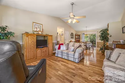 1254 Heritage Farm Road, Hickory, NC 28601 - Photo 7