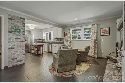 900 Magnolia Avenue NE, Valdese, NC 28690 - Photo 7