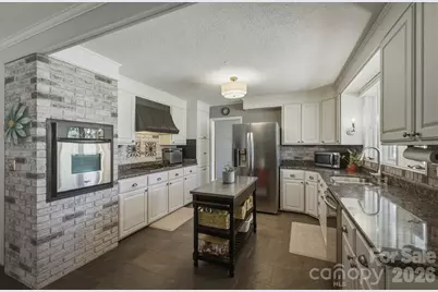 900 Magnolia Avenue NE, Valdese, NC 28690 - Photo 5