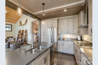 3753 Laurel Park Highway, Hendersonville, NC 28739 - Photo 15