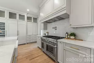 221 N Canterbury Rd, Charlotte, NC 28211 - Photo 13