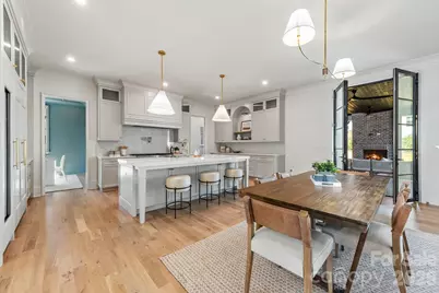 221 N Canterbury Road, Charlotte, NC 28211 - Photo 9