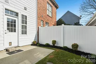 13234 Eastfield Village Ln, Charlotte, NC 28269 - Photo 23