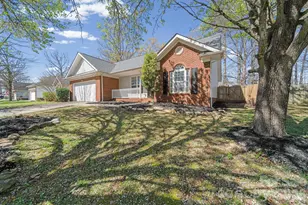 1613 Winthrop Ln, Monroe, NC 28110 - Photo 3