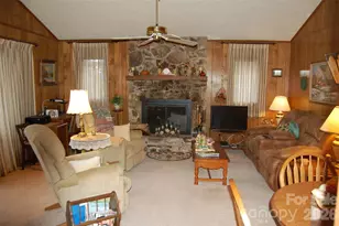 202 Knoll Cir, Newland, NC 28657 - Photo 3