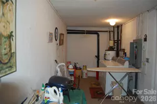 202 Knoll Cir, Newland, NC 28657 - Photo 13