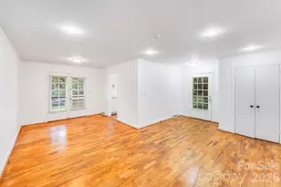 405 W Harvie Ave, Gastonia, NC 28052 - Photo 9