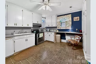 192 W Court Street, Rutherfordton, NC 28139 - Photo 29