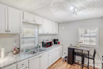 409 W Norment Avenue, Gastonia, NC 28052 - Photo 5