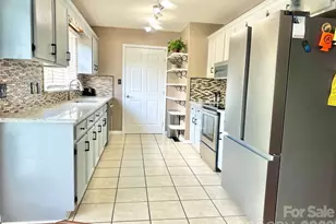 238 Dogwood Acres Ln, Taylorsville, NC 28681 - Photo 5