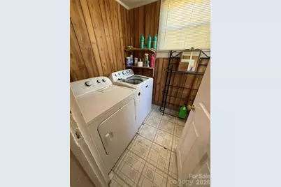135 E Spencer Avenue, Gastonia, NC 28054 - Photo 9