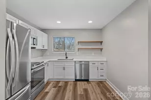 3021 Heathstead Place, Charlotte, NC 28210 - Photo 5