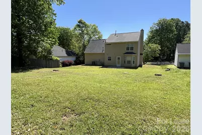 5637 Hedgecrest Place, Charlotte, NC 28269 - Photo 33