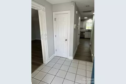 5637 Hedgecrest Place, Charlotte, NC 28269 - Photo 5