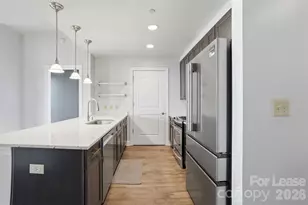 701 Royal Ct, Charlotte, NC 28202 - Photo 3