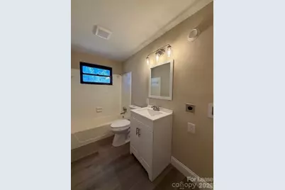 902 8th Avenue SW, Conover, NC 28613 - Photo 5