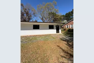 902 8th Avenue SW, Conover, NC 28613 - Photo 1