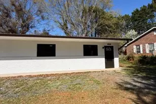 902 8th Ave SW, Conover, NC 28613 - Photo 1