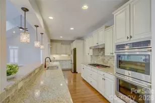 13017 Avila Ct, Charlotte, NC 28278 - Photo 15