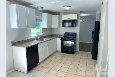 9524 & 9525 Robert Burns Court, Charlotte, NC 28213 - Photo 7