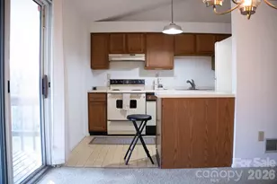 1018 Farmfield Ln, Charlotte, NC 28213 - Photo 7