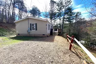 16 Molly Ln, Candler, NC 28715 - Photo 11