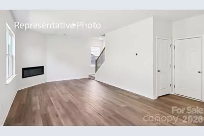 600 17th Avenue Drive NE, Hickory, NC 28601 - Photo 3