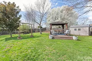 922 Woodhill Dr, Fletcher, NC 28732 - Photo 5