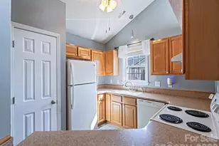 922 Woodhill Dr, Fletcher, NC 28732 - Photo 13