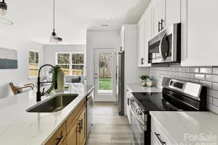 651 Stillgreen Ln, Charlotte, NC 28214 - Photo 5